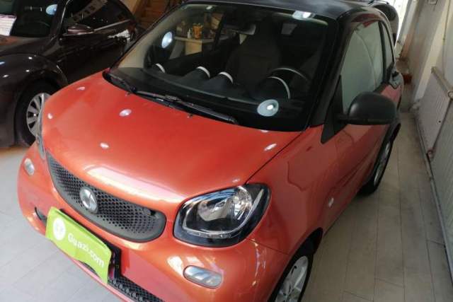 Used smart fortwo 2015 1.0L 52 kW hardtop Dynamic version