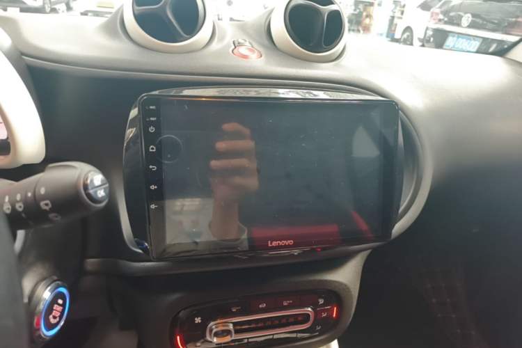 Used smart fortwo 2015 1.0L 52 kW hardtop Dynamic version Audio And AC Panel