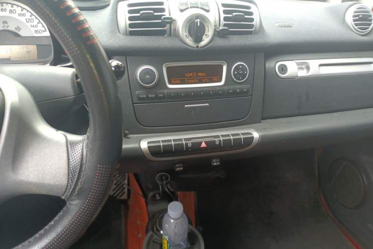 Used smart fortwo 2015 1.0 MHD Comfort Travel Edition Audio And AC Panel