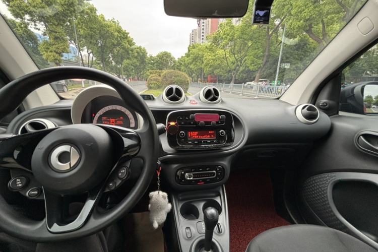Used smart fortwo 2015 1.0L 52 kW hardtop Dynamic version Audio And AC Panel