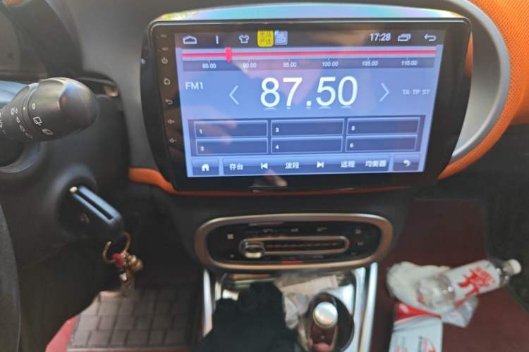 Used smart fortwo 2015 1.0L 52 kW Hardtop Passion Edition Audio And AC Panel