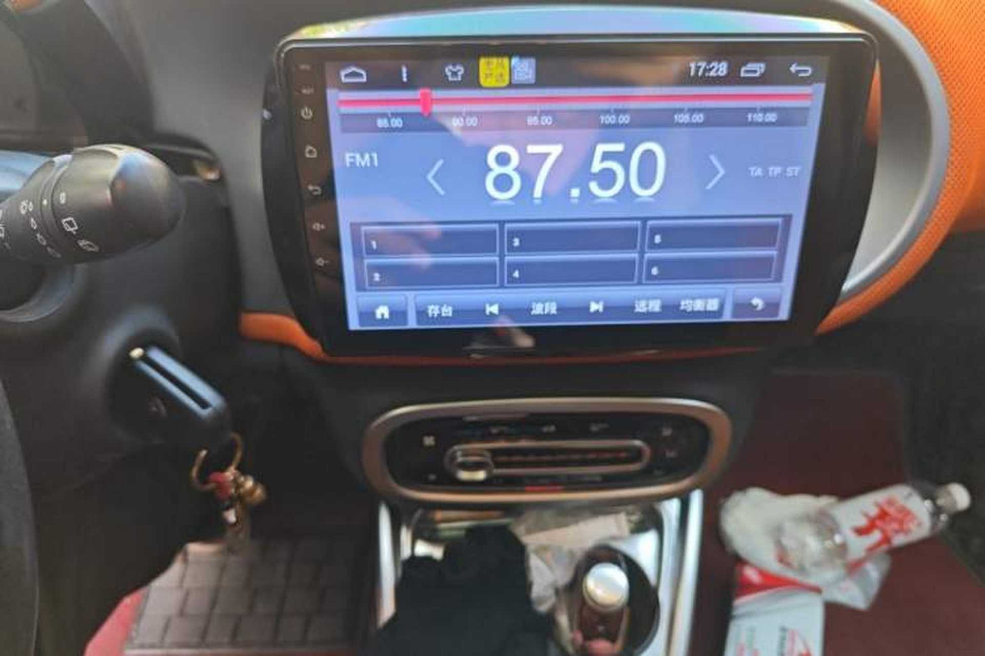 Used smart fortwo 2015 1.0L 52 kW Hardtop Passion Edition Audio And AC Panel