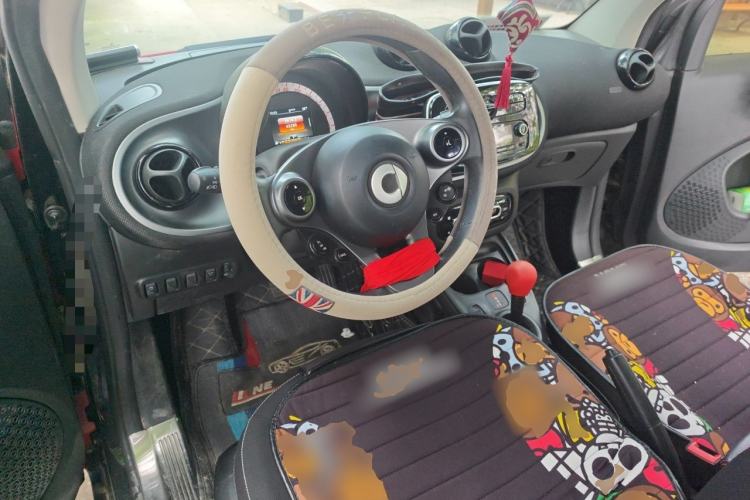 Used smart fortwo 2015 1.0L 52 kW Hardtop Passion Edition Center Console