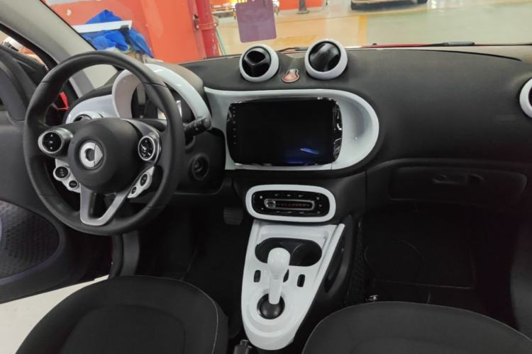 Used smart fortwo 2015 1.0L 52 kW Hardtop Passion Edition Center Console
