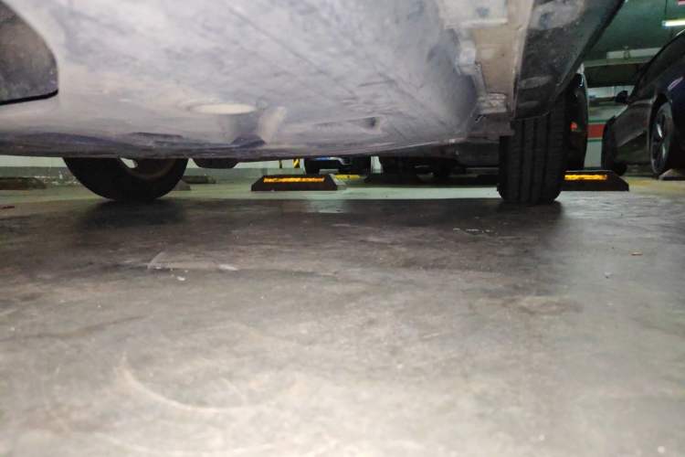 Used smart fortwo 2015 1.0L 52 kW hardtop Dynamic version Chassis Rear Right