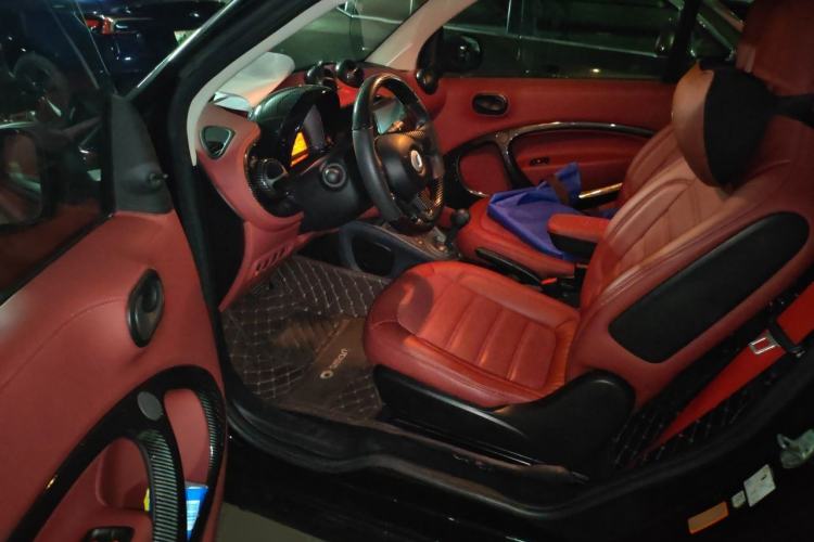 Used smart fortwo 2015 1.0L 52 kW hardtop Dynamic version Driver Seat
