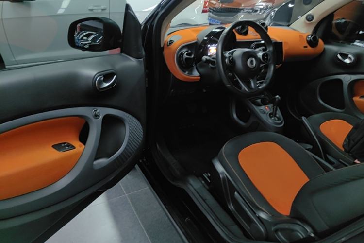Used smart fortwo 2015 1.0L 52 kW Hardtop Passion Edition Driver Seat