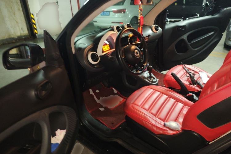 Used smart fortwo 2015 1.0L 52 kW hardtop Dynamic version Driver Seat