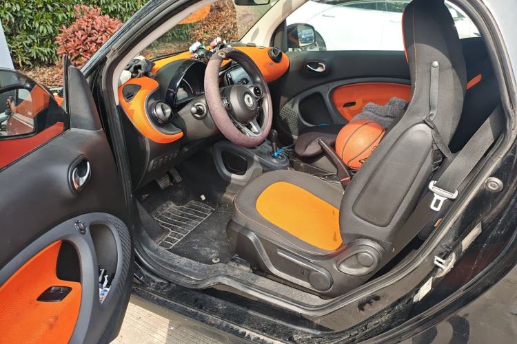 Used smart fortwo 2015 1.0L 52 kW Hardtop Passion Edition Driver Seat