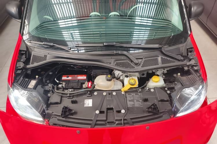 Used smart fortwo 2015 1.0L 52 kW hardtop Dynamic version Engine Bay