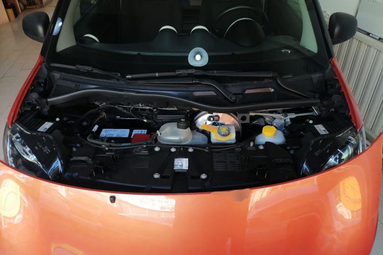 Used smart fortwo 2015 1.0L 52 kW hardtop Dynamic version Engine Bay