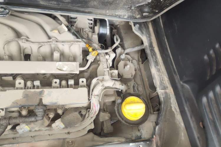 Used smart fortwo 2015 1.0L 52 kW Hardtop Passion Edition Engine Bay Left