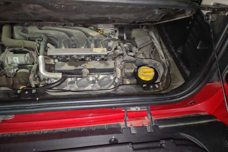 Used smart fortwo 2015 1.0L 52 kW hardtop Dynamic version Engine Bay Left