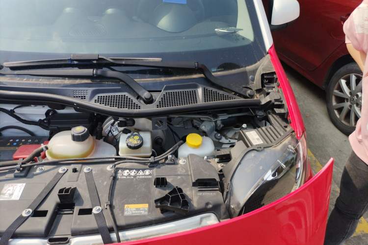 Used smart fortwo 2015 1.0L 52 kW Hardtop Passion Edition Engine Bay Left