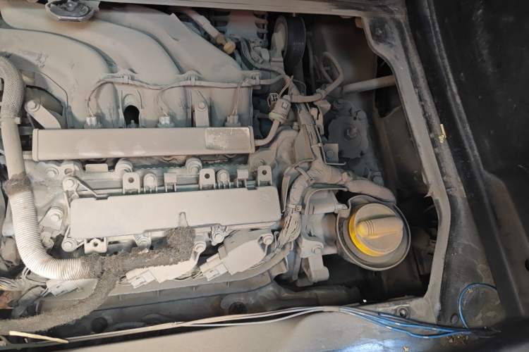 Used smart fortwo 2015 1.0L 52 kW Hardtop Passion Edition Engine Bay Left