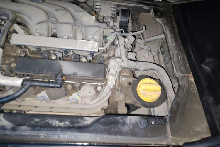 Used smart fortwo 2015 1.0L 52 kW hardtop Dynamic version Engine Bay Left