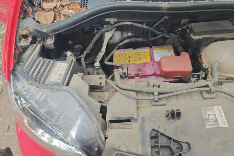 Used smart fortwo 2015 1.0L 52 kW Hardtop Passion Edition Engine Bay Right