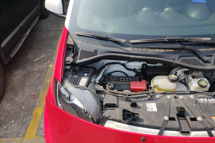Used smart fortwo 2015 1.0L 52 kW Hardtop Passion Edition Engine Bay Right
