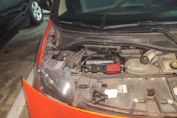 Used smart fortwo 2015 1.0L 52 kW Hardtop Passion Edition Engine Bay Right