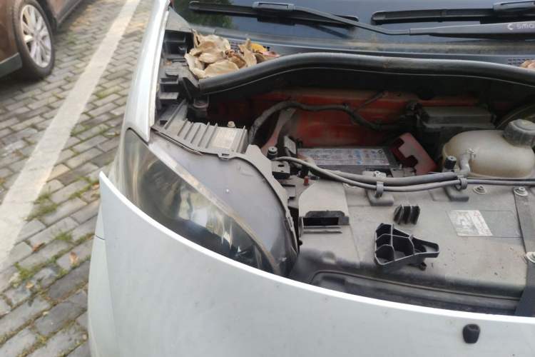 Used smart fortwo 2015 1.0L 52 kW hardtop Dynamic version Engine Bay Right