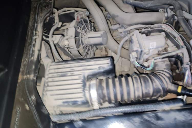 Used smart fortwo 2015 1.0L 52 kW hardtop Dynamic version Engine Bay Right