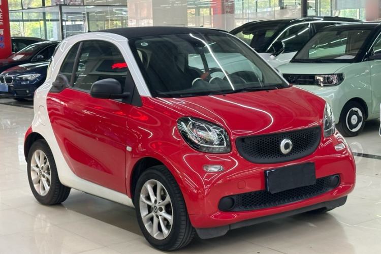 Used smart fortwo 2015 1.0L 52 kW hardtop Dynamic version Exterior 1
