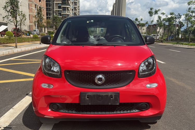 Used smart fortwo 2015 1.0L 52 kW hardtop Dynamic version Exterior 1