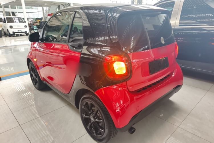 Used smart fortwo 2015 1.0L 52 kW hardtop Dynamic version Exterior 2