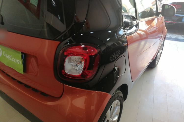 Used smart fortwo 2015 1.0L 52 kW hardtop Dynamic version Exterior 2