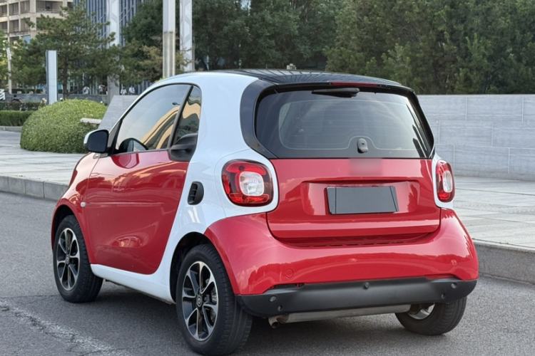 Used smart fortwo 2015 1.0L 52 kW Hardtop Passion Edition Exterior 2