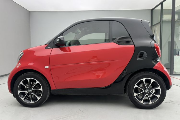 Used smart fortwo 2015 1.0L 52 kW Hardtop Passion Edition Exterior 3