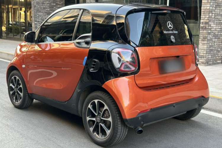 Used smart fortwo 2015 1.0L 52 kW Hardtop Passion Edition Exterior 3