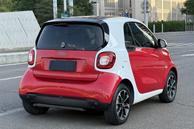 Used smart fortwo 2015 1.0L 52 kW Hardtop Passion Edition Exterior 3