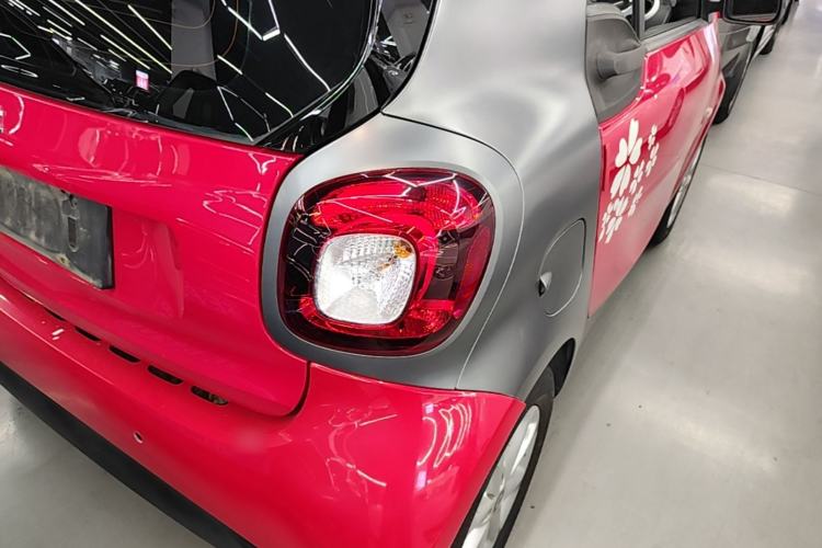 Used smart fortwo 2015 1.0L 52 kW hardtop Dynamic version Exterior 3
