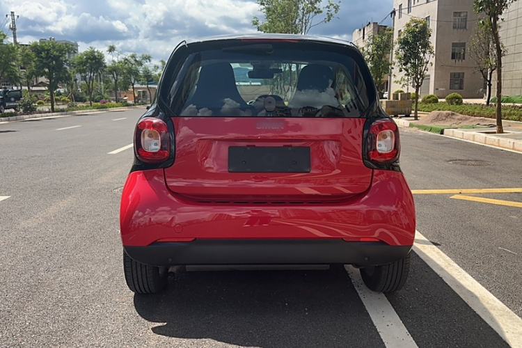 Used smart fortwo 2015 1.0L 52 kW hardtop Dynamic version Exterior 3