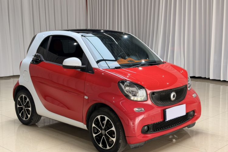 Used smart fortwo 2015 1.0L 52 kW Hardtop Passion Edition Exterior 4
