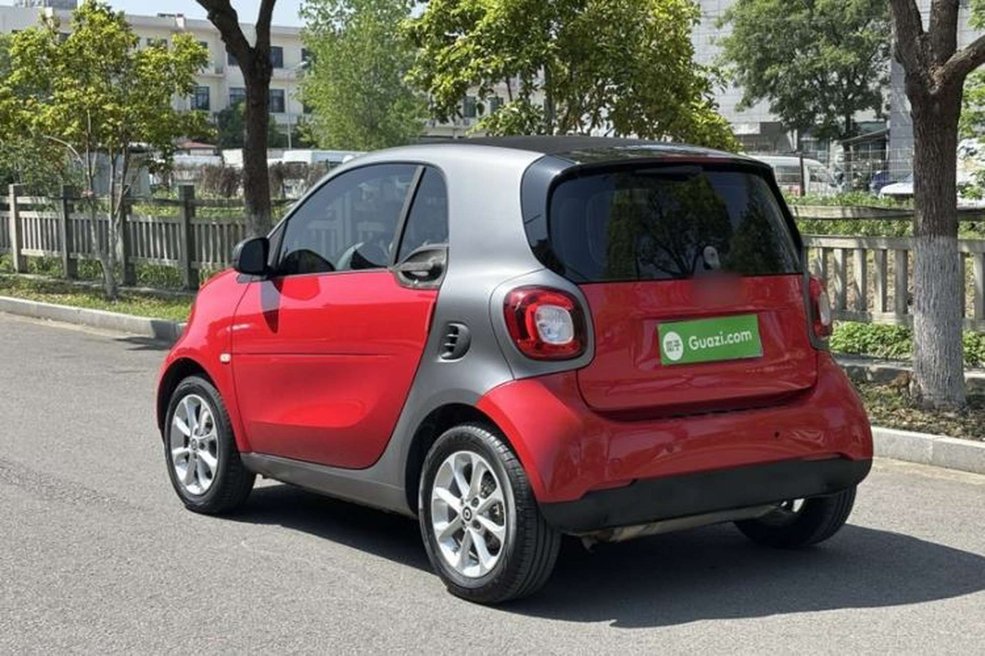 Used smart fortwo 2015 1.0L 52 kW hardtop Dynamic version Exterior 4