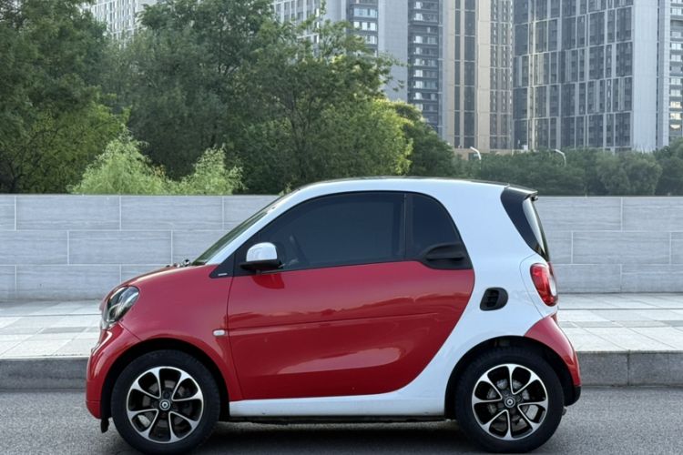 Used smart fortwo 2015 1.0L 52 kW Hardtop Passion Edition Exterior 6