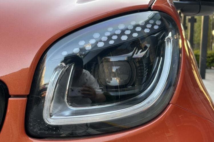 Used smart fortwo 2015 1.0L 52 kW Hardtop Passion Edition Exterior 7