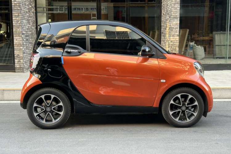 Used smart fortwo 2015 1.0L 52 kW Hardtop Passion Edition Exterior 8