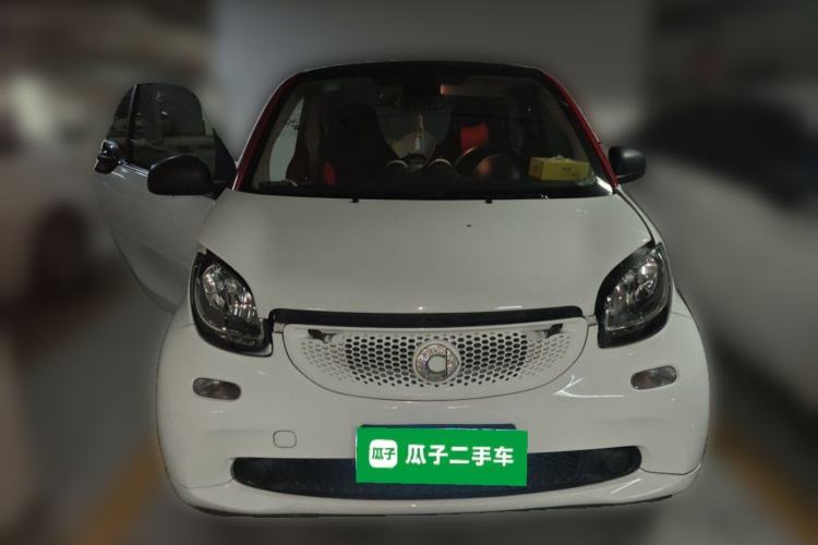 Used smart fortwo 2015 1.0L 52 kW hardtop Dynamic version Front