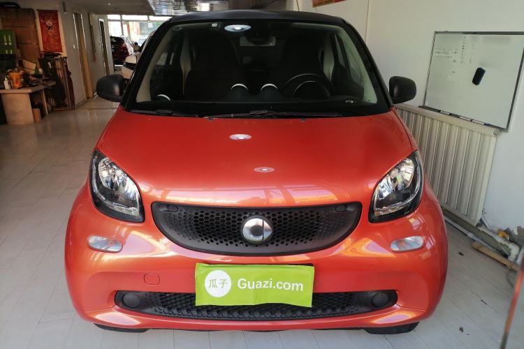 Used smart fortwo 2015 1.0L 52 kW hardtop Dynamic version Front
