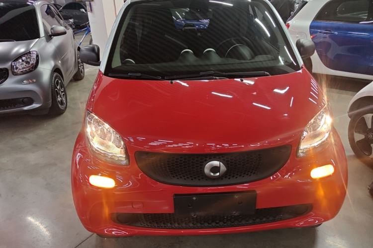 Used smart fortwo 2015 1.0L 52 kW hardtop Dynamic version Front