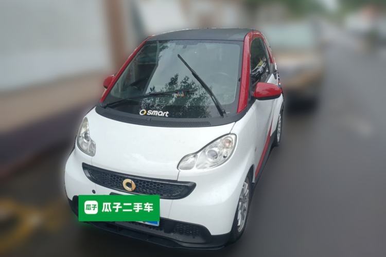Used smart fortwo 2015 1.0 MHD Comfort Travel Edition Front Right 45 Deg
