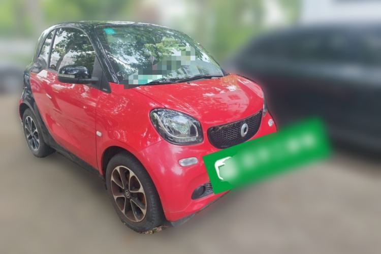 Used smart fortwo 2015 1.0L 52 kW Hardtop Passion Edition Front Right 45 Deg