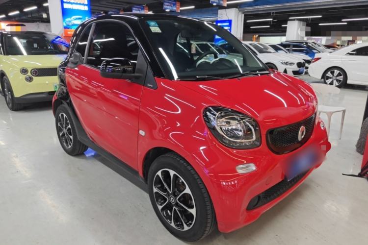 Used smart fortwo 2015 1.0L 52 kW Hardtop Passion Edition Front Right 45 Deg