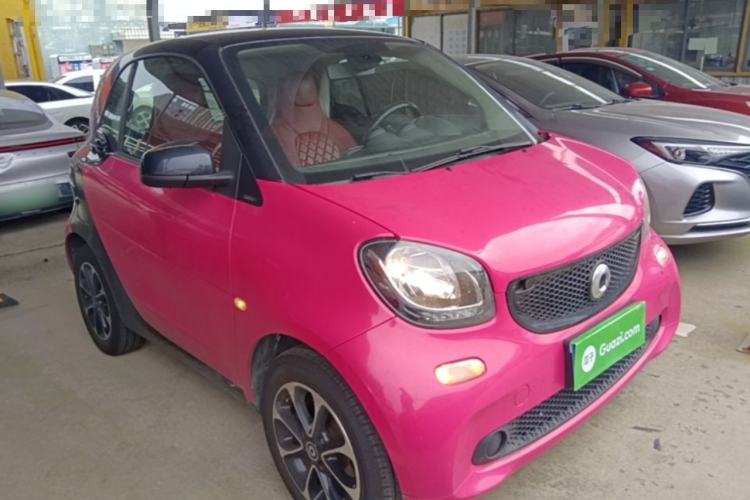 Used smart fortwo 2015 1.0L 52 kW Hardtop Passion Edition Front Right 45 Deg