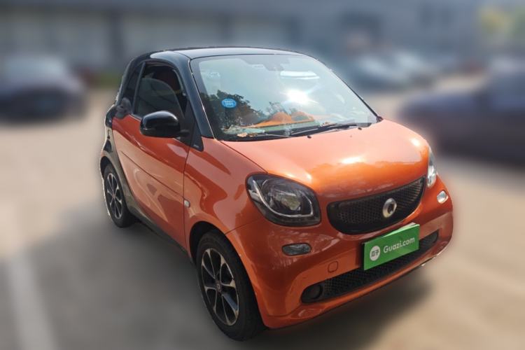 Used smart fortwo 2015 1.0L 52 kW Hardtop Passion Edition Front Right 45 Deg