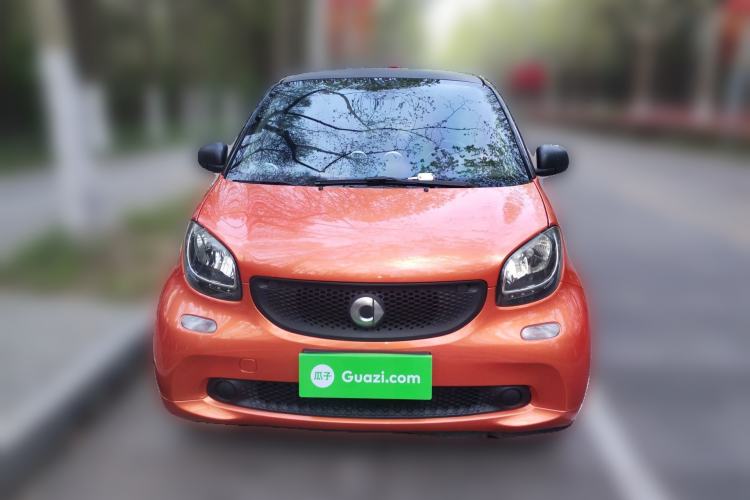 Used smart fortwo 2015 1.0L 52 kW hardtop Dynamic version Front