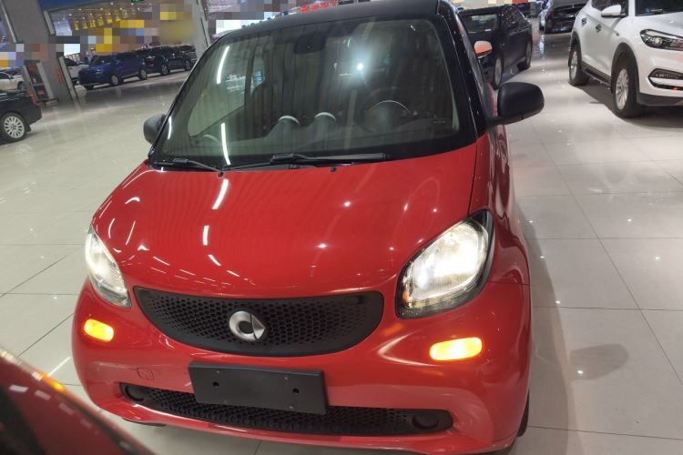 Used smart fortwo 2015 1.0L 52 kW hardtop Dynamic version Front